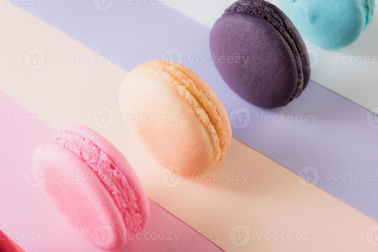kleurrijke macarons of bitterkoekjes dessert zoet mooi om te eten foto