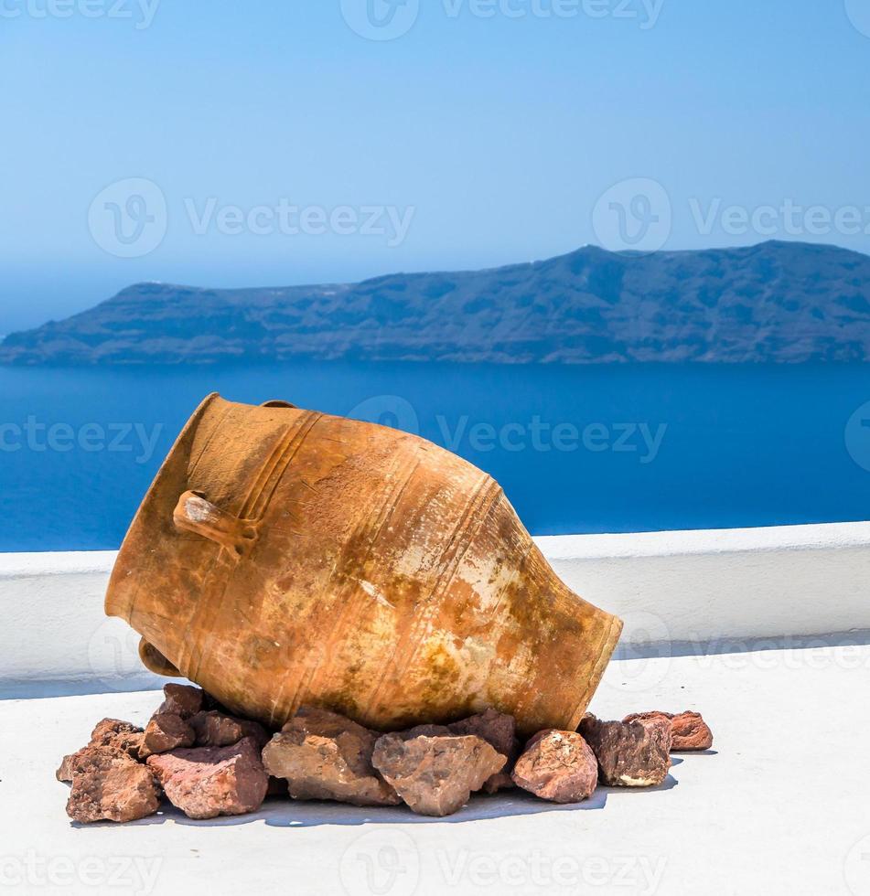 traditionele Griekse vaas op Santorini eiland, Griekenland foto