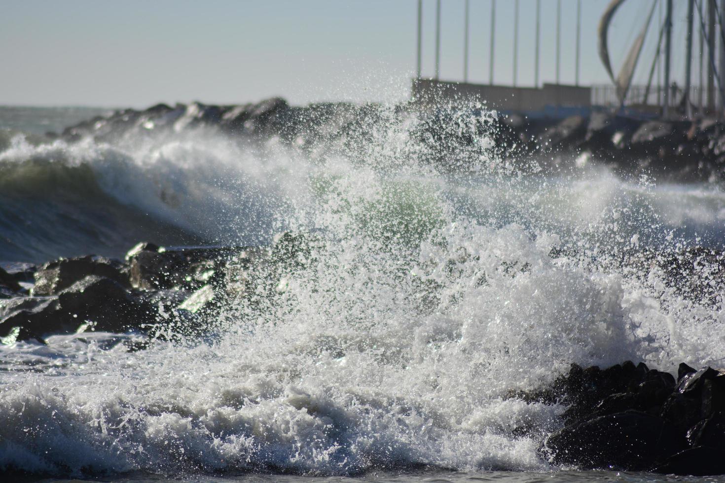 de middellandse zee na de storm foto