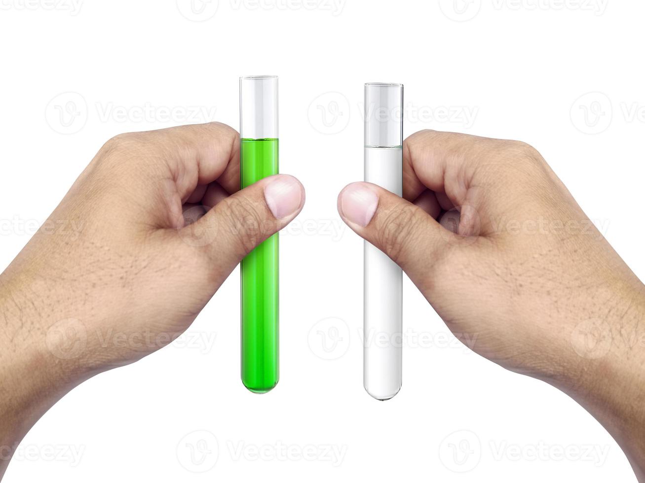 chemische reageerbuis in de hand op een witte geïsoleerde achtergrond foto