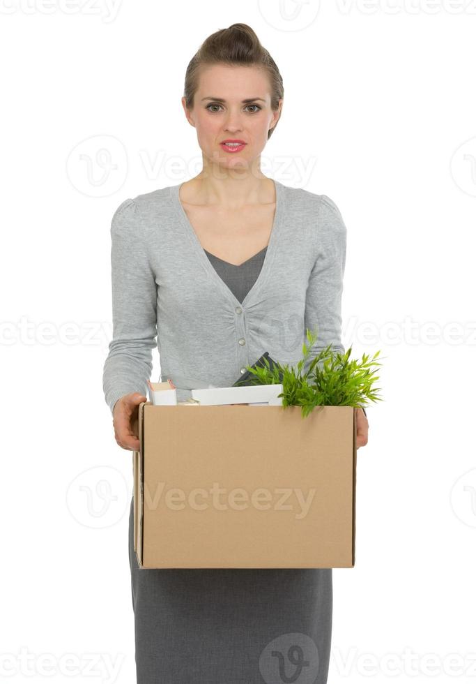 ondernemer Koel grens vrouw werknemer met doos met persoonlijke spullen 908100 Stockfoto