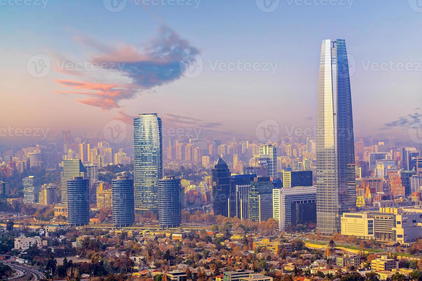 het centrum van santiago skyline van de stad stadsgezicht van chili foto