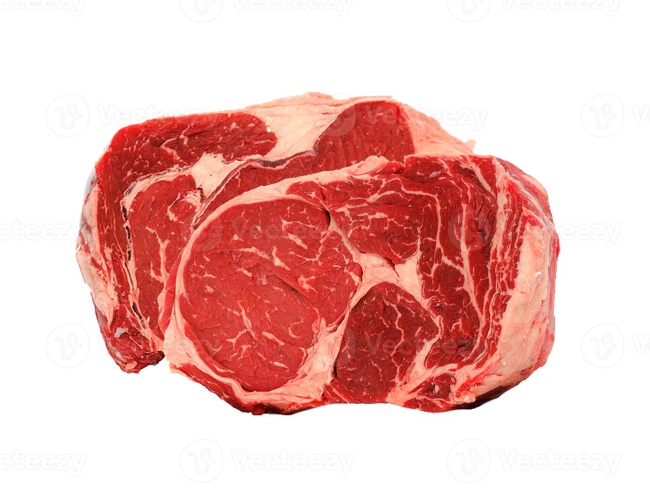 rauw vlees rundvlees gf rib eye, snijden geïsoleerd op witte achtergrond foto