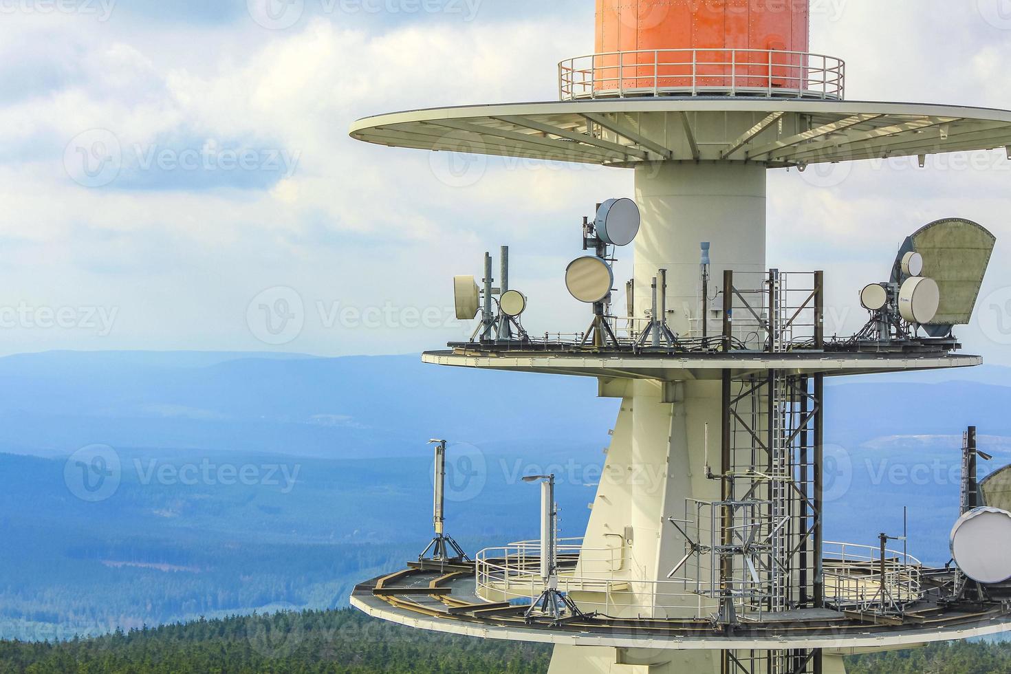 landschap panorama uitzicht antenne toren van brocken berg harz duitsland foto