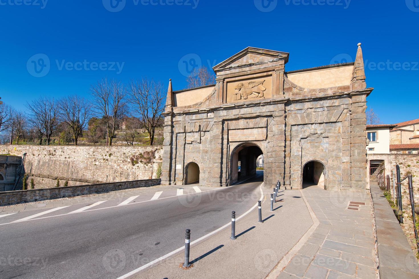 sant'agostino deur. een van de vier poorten van de Venetiaanse muren van de bovenste bergamo foto