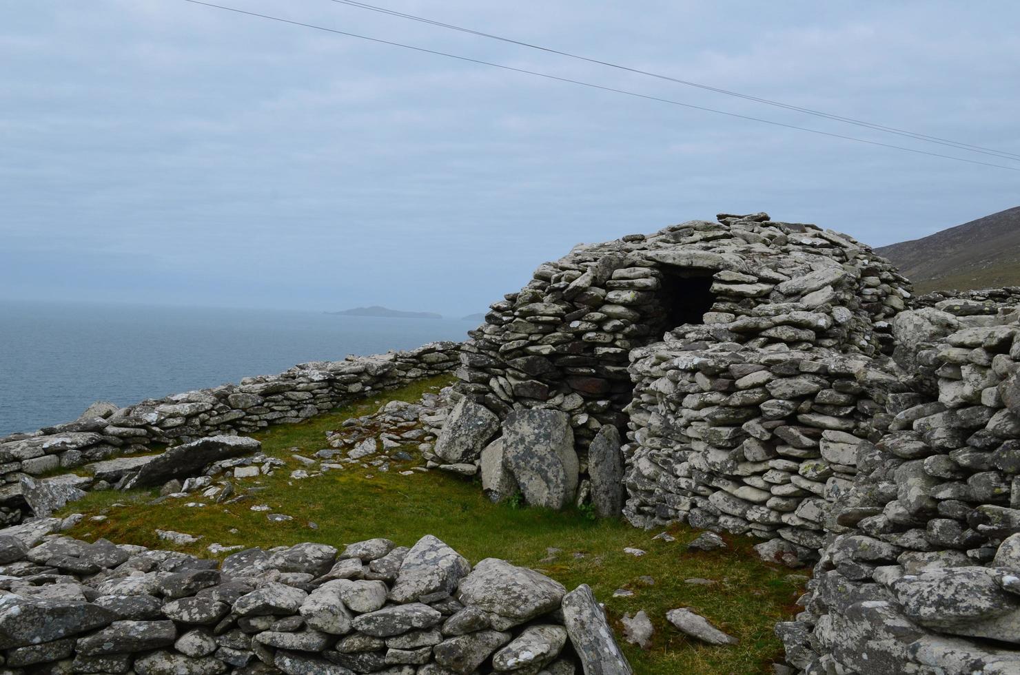 stenen bijenkorfhutten op slea head foto