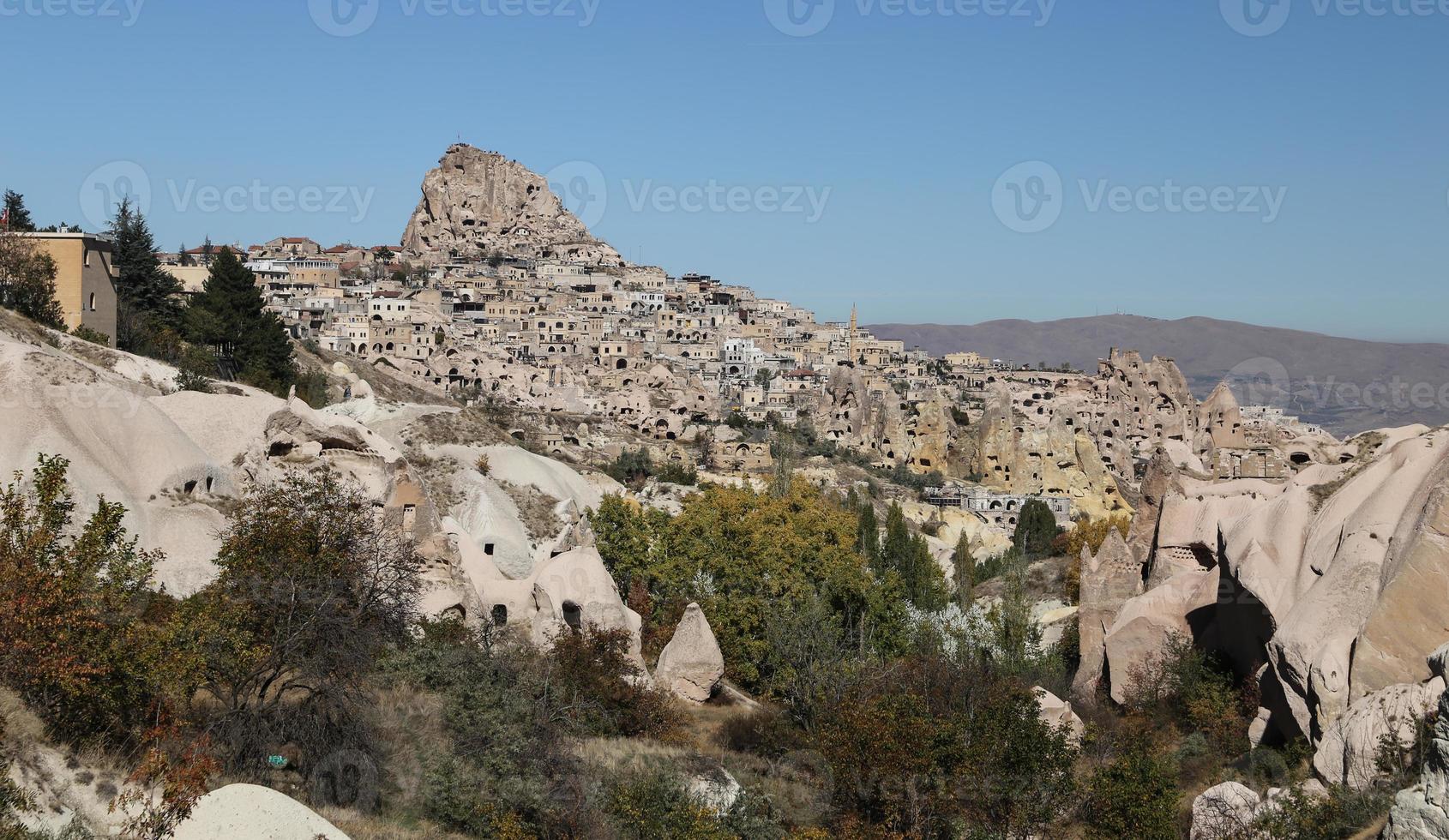 uchisar-kasteel in cappadocië, nevsehir, turkije foto