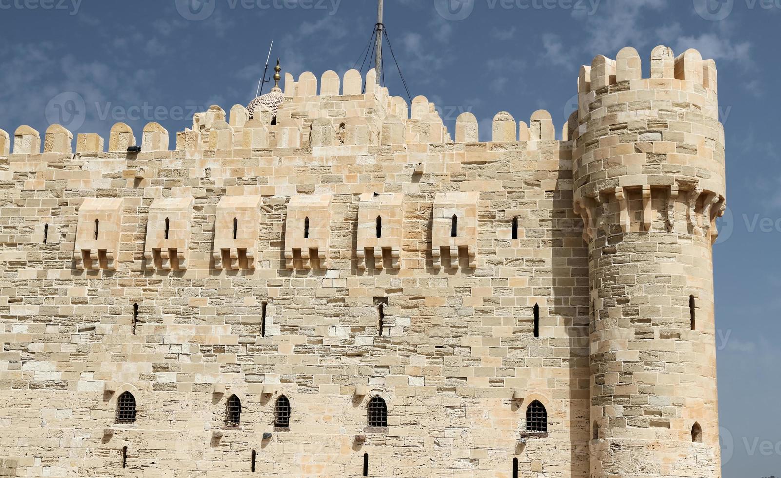 citadel van qaitbay in alexandria, egypte foto