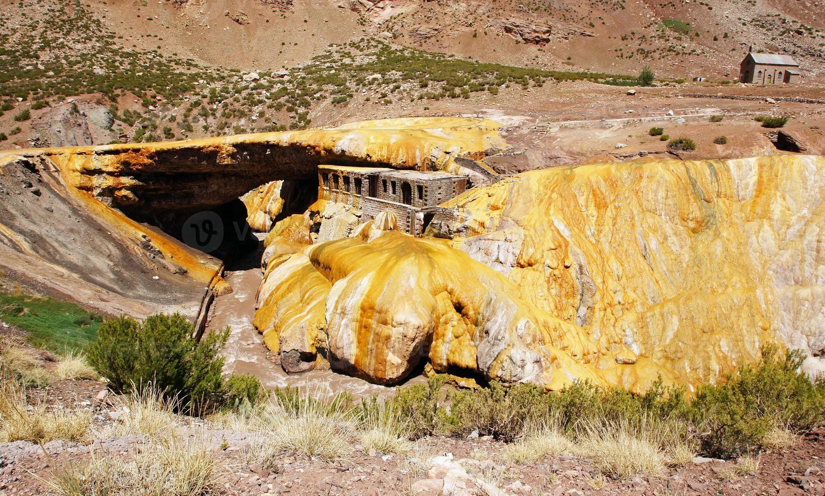 incabrug, andesgebergte, argentinië foto