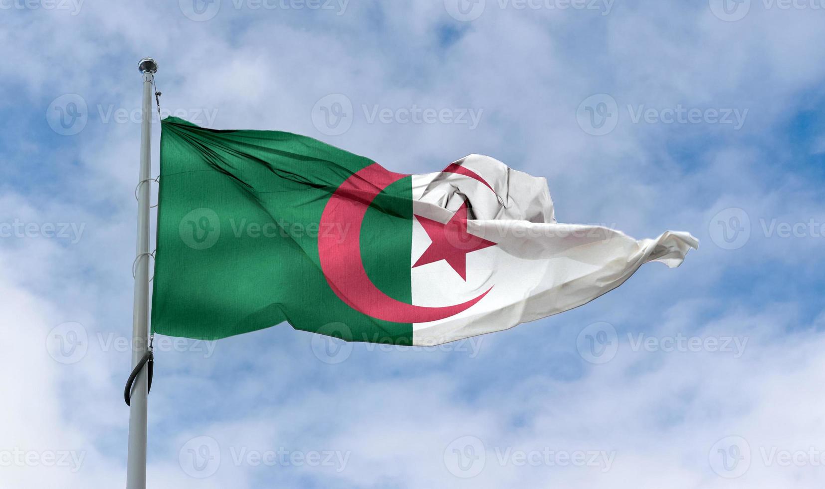 vlag van algerije - realistische wapperende stoffenvlag. foto