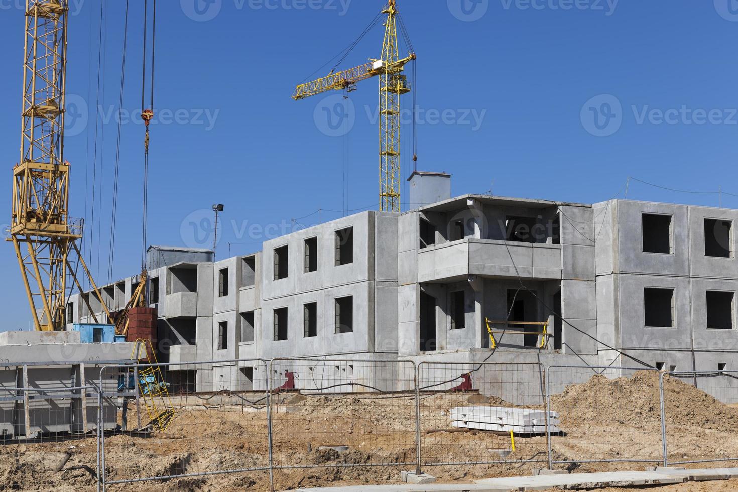 bouw van appartementsgebouwen in het ontwikkelingsgebied foto