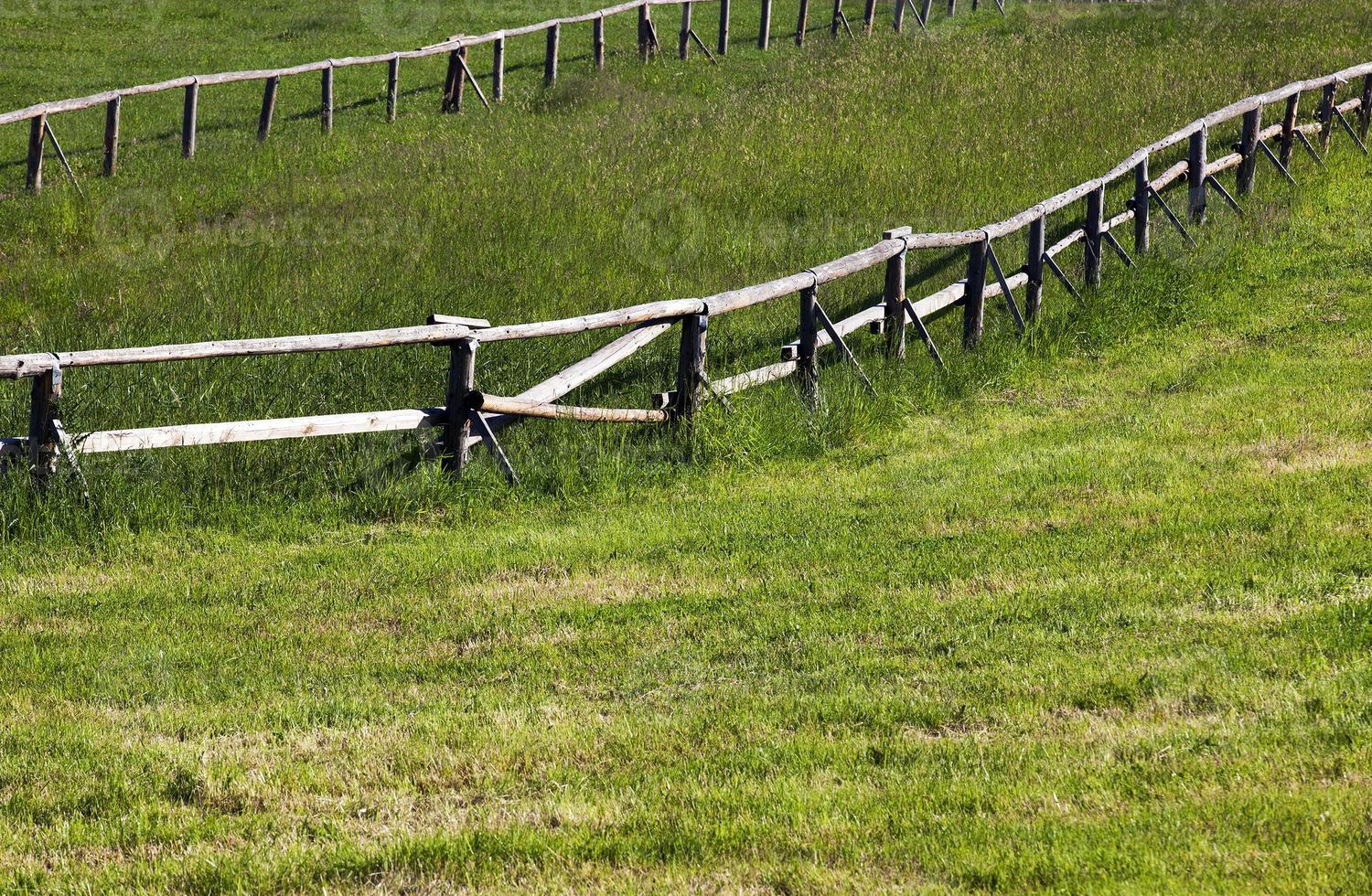 houten hek op de boerderij foto