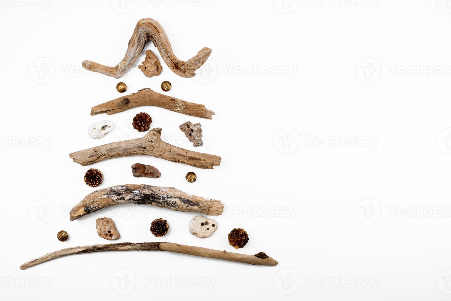 kerstboom gemaakt van hout - kopieer ruimte foto