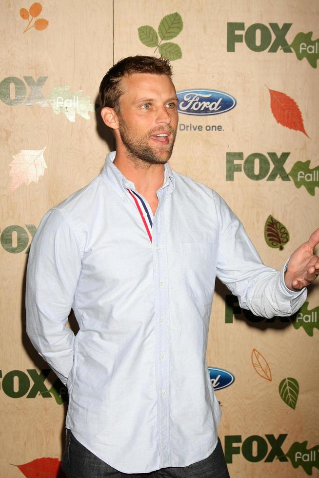 los angeles, 12 sep - jesse spencer arriveert op de 7e jaarlijkse fox fall eco-casino party bij de boekbinderij op 12 september 2011 in culver city, ca foto