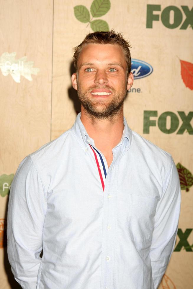 los angeles, 12 sep - jesse spencer arriveert op de 7e jaarlijkse fox fall eco-casino party bij de boekbinderij op 12 september 2011 in culver city, ca foto