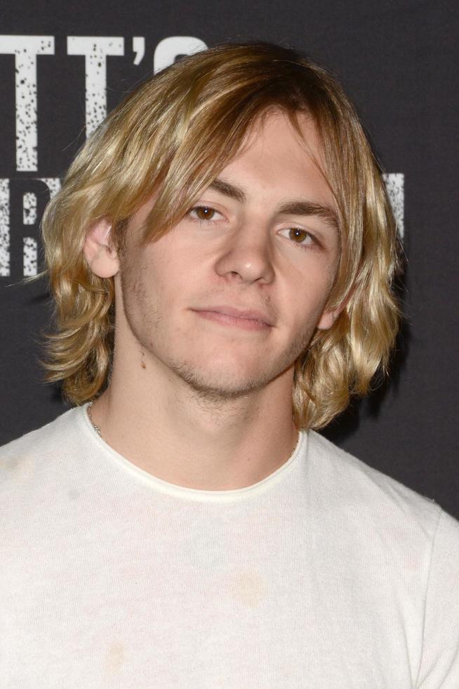 los angeles, 30 sep - ross lynch op de 2016 knott's scary farm op knott's berry farm op 30 september 2016 in buena park, ca foto