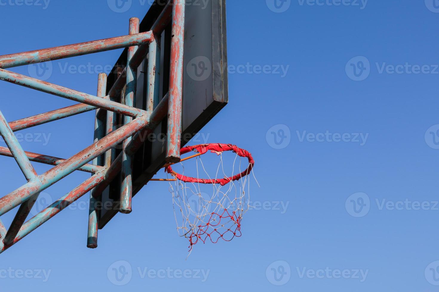 Portier monster Diplomaat basketbalring en baan met hout wit bord 947921 Stockfoto