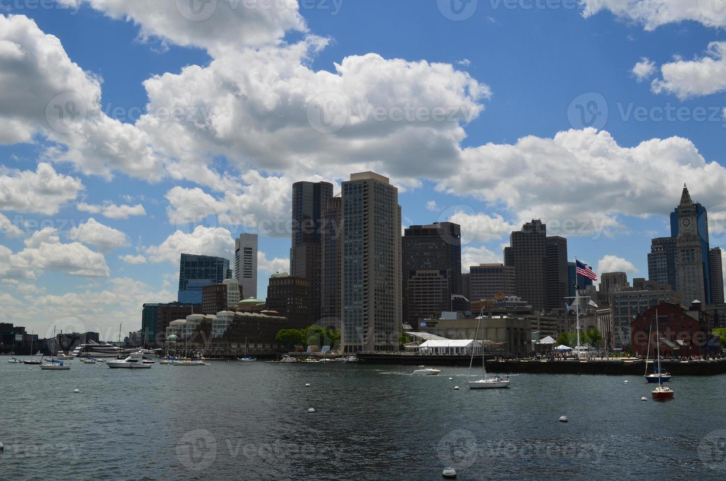 wolken boven Boston op een zomerse dag foto