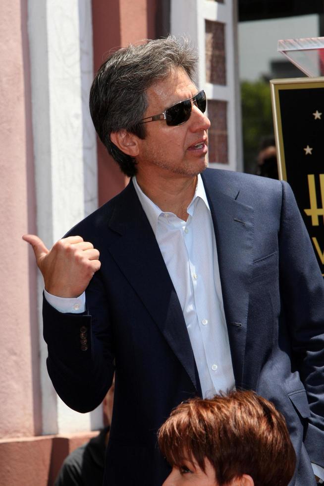 los angeles, 22 mei - ray romano tijdens de ceremonie ter ere van patricia heaton met een ster op de hollywood walk of fame op hollywood boulevard op 22 mei 2012 in los angeles, ca foto