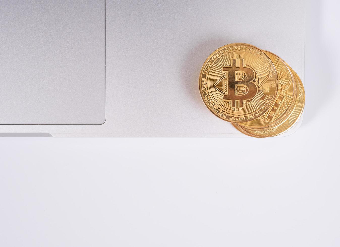 bitcoin-cash digitale cryptocurrency op notebook foto