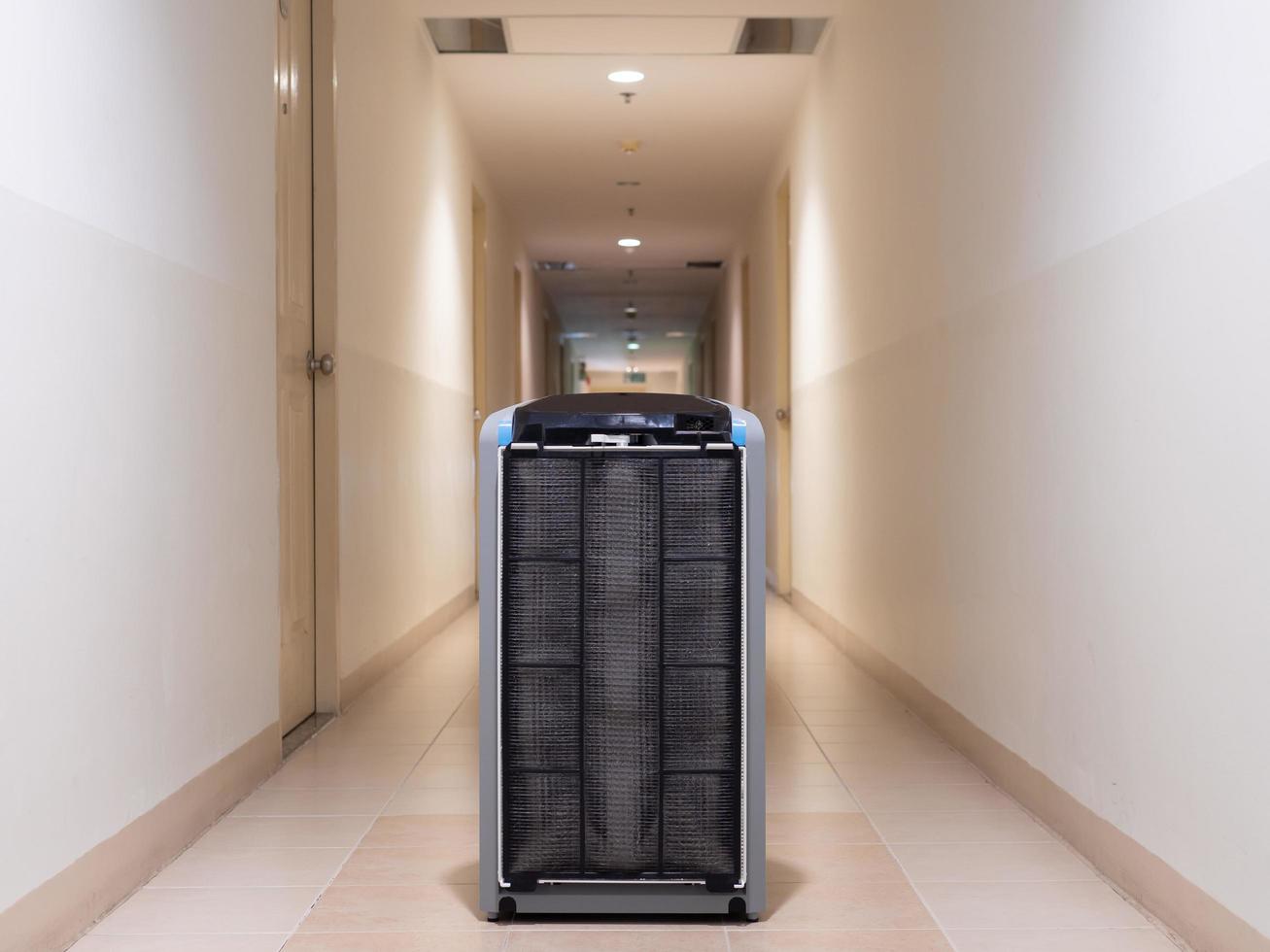 slimme luchtreiniger in een slaapkamer, filter voor cleanroom foto