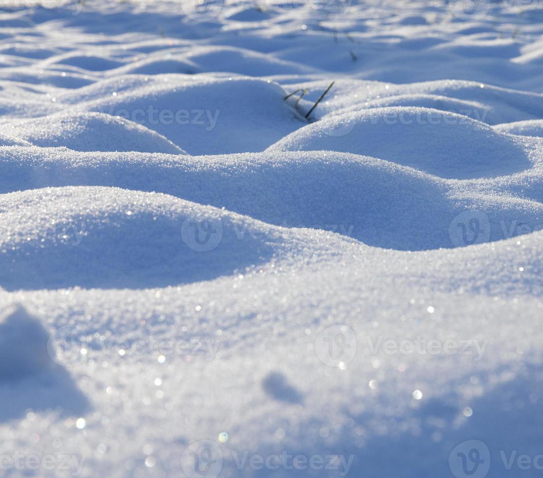 sneeuw drijft in de winter foto