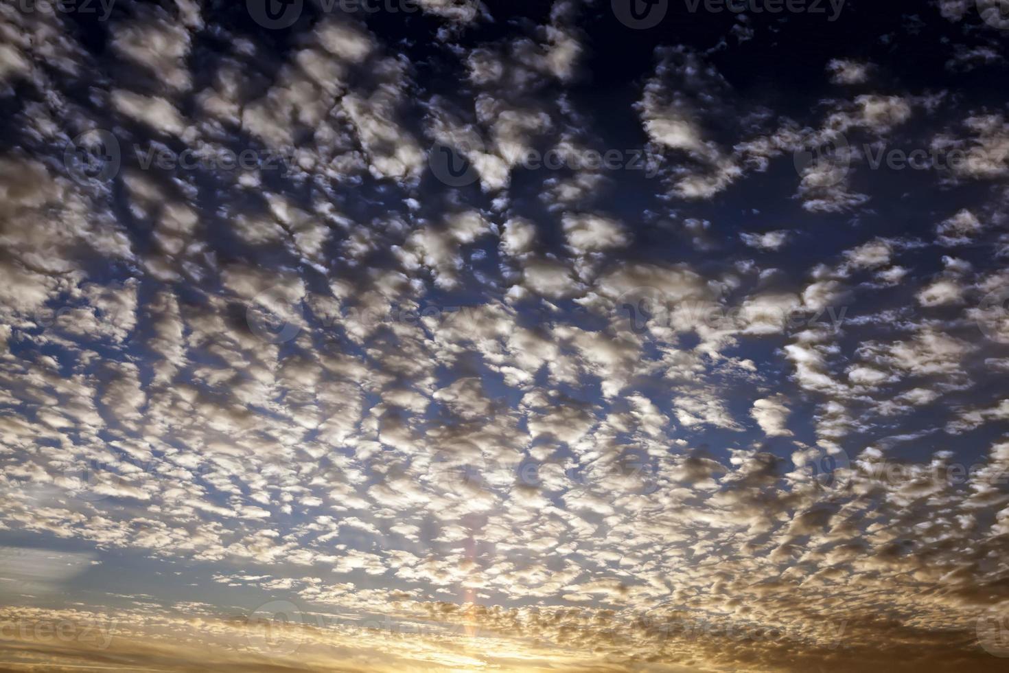 landschap in de natuur tijdens zonsondergang foto