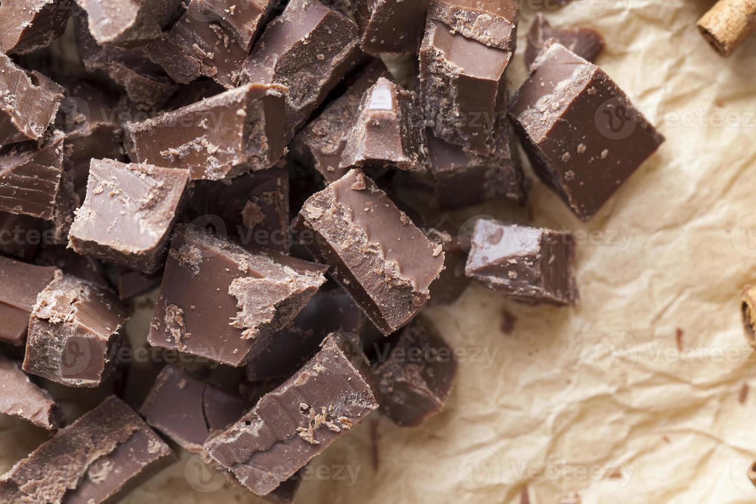 chocolade gemaakt van suiker en cacao, heerlijke stukjes foto