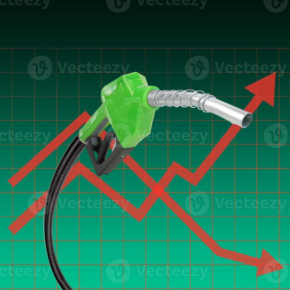 groen brandstofmondstuk of tankpistool met grafische groei en vallen. olieprijzen groeien. olieprijzen stijgen. rode pijlen geven stijgende en dalende prijzen voor aardolieproducten op de markt aan. foto