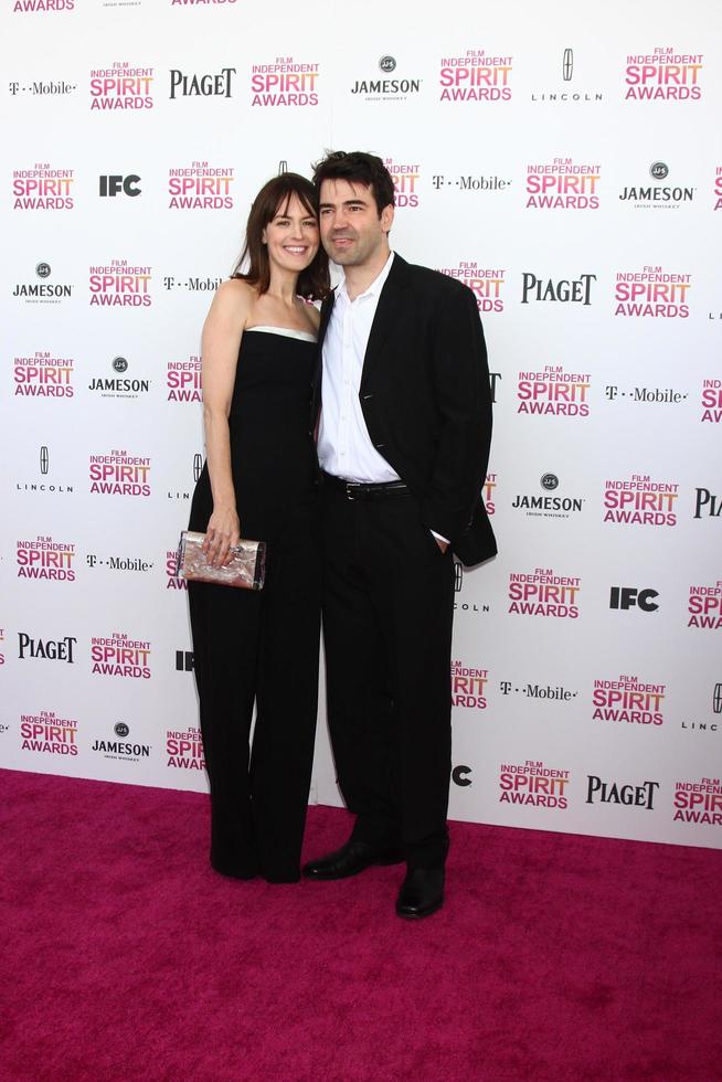 Los Angeles, 23 februari - Rosemarie Dewitt, ron Livingston woont de 2013 film Independent Spirit Awards bij in de tent op het strand op 23 februari 2013 in Santa Monica, ca. foto