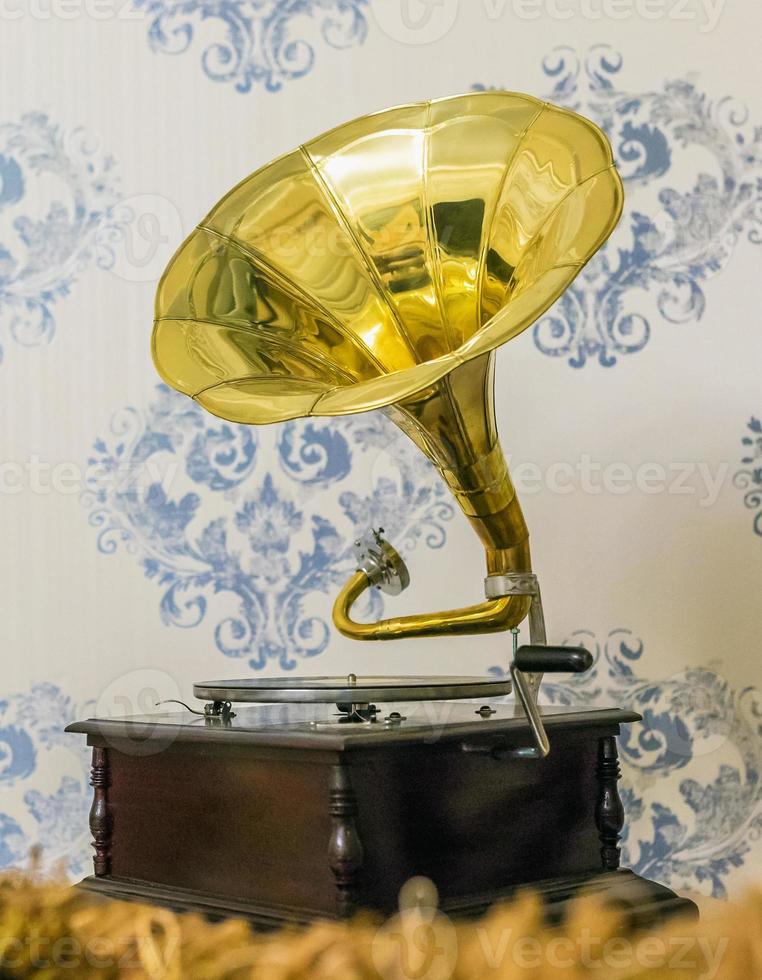 oude vintage grammofoon in interieur foto