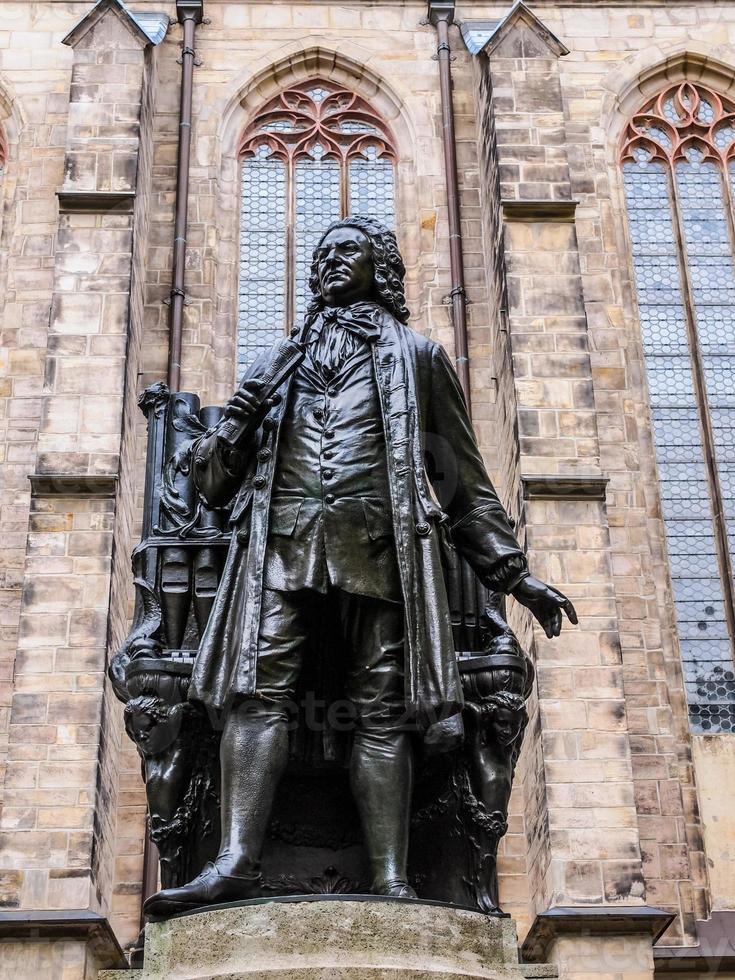 hdr neues bach denkmal foto