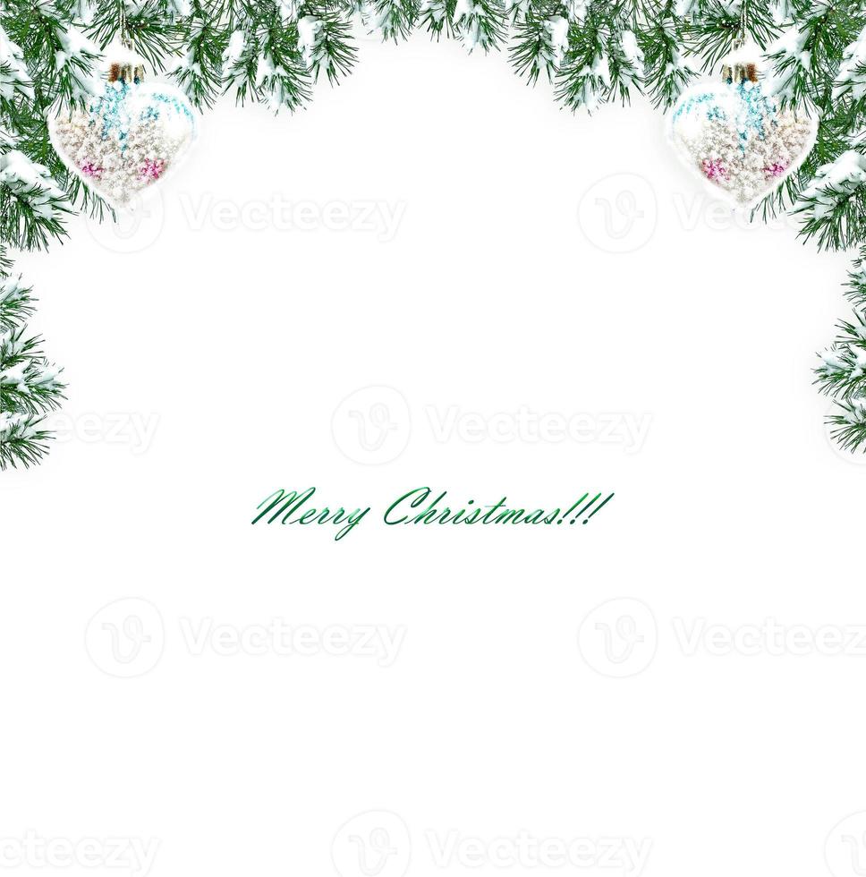 kerstboom en speelgoed geïsoleerd op een witte achtergrond. foto