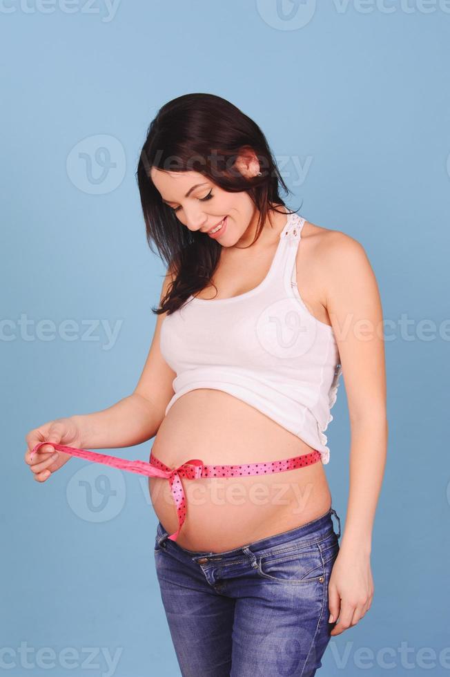 mooie zwangere vrouw foto