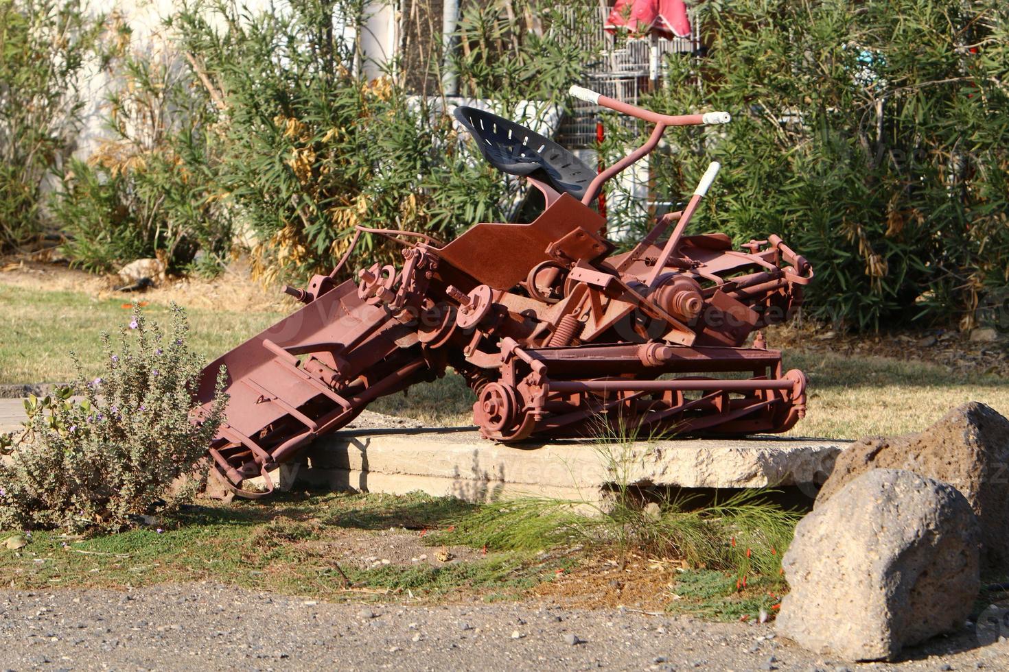 oude landbouwmachines in Israël. foto