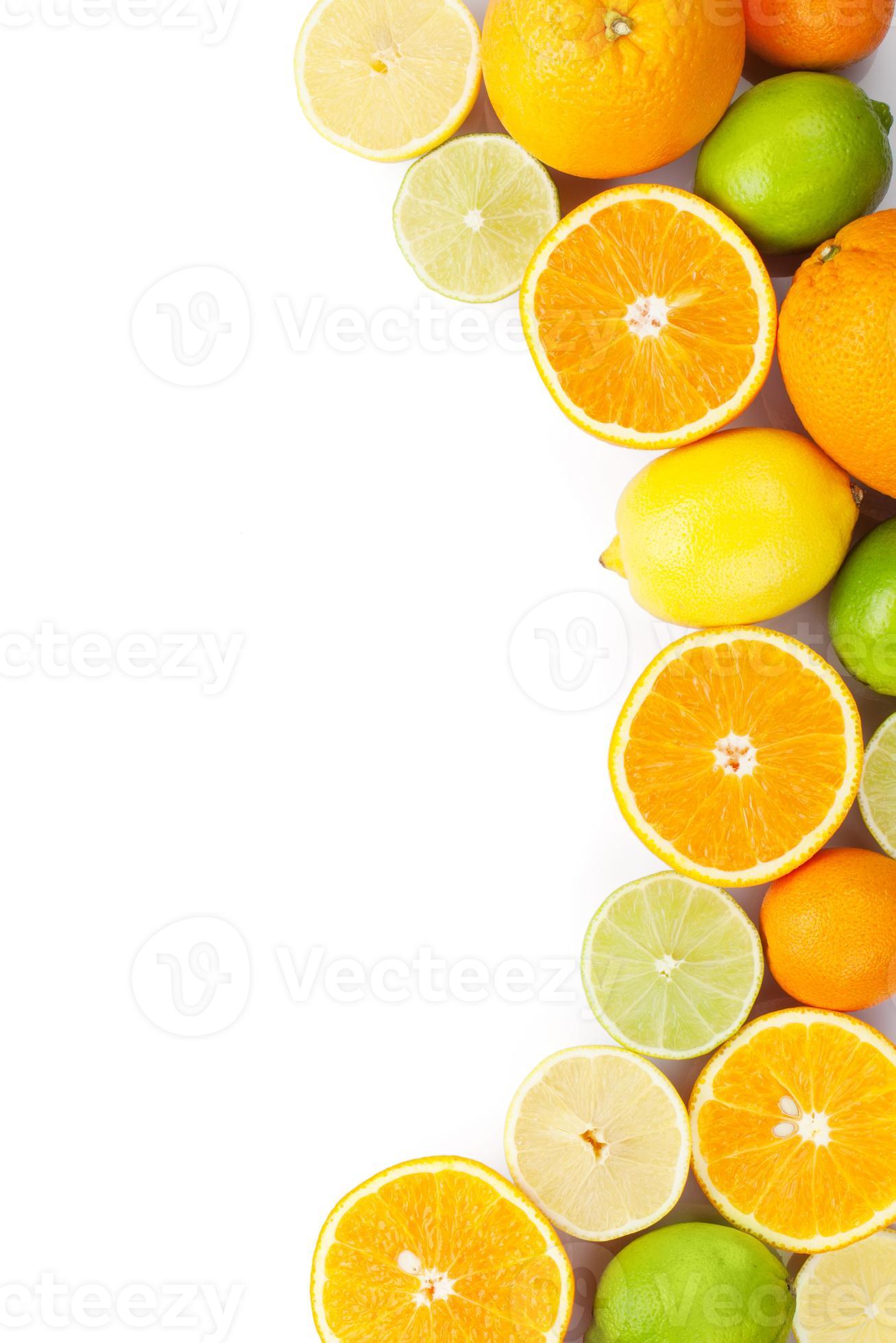 citrus vruchten. sinaasappels, limoenen en citroenen foto