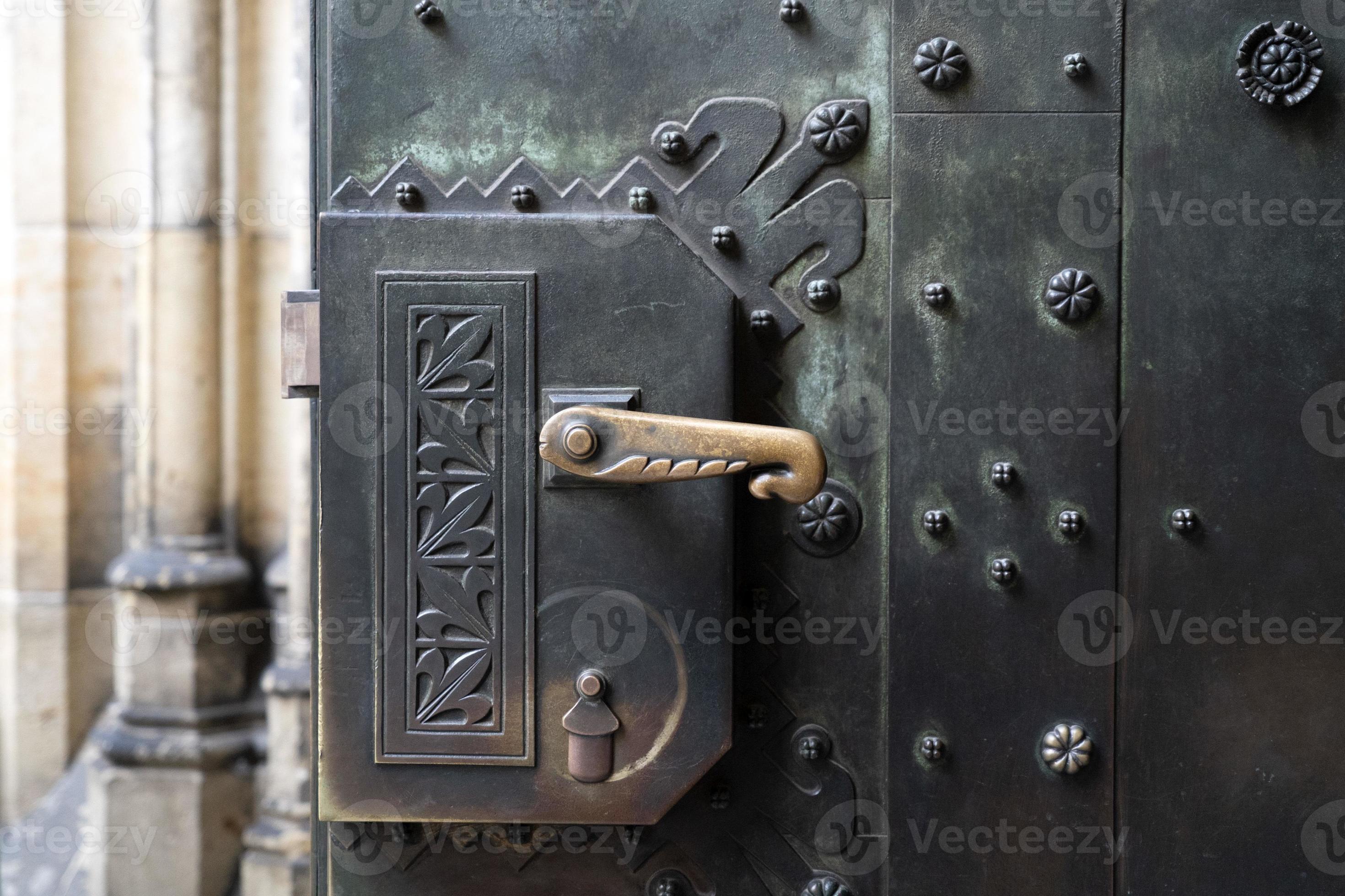 inflatie verwennen kortademigheid Praag koepel kaste heilige vitus kerk deur omgaan met detail 17410415  Stockfoto