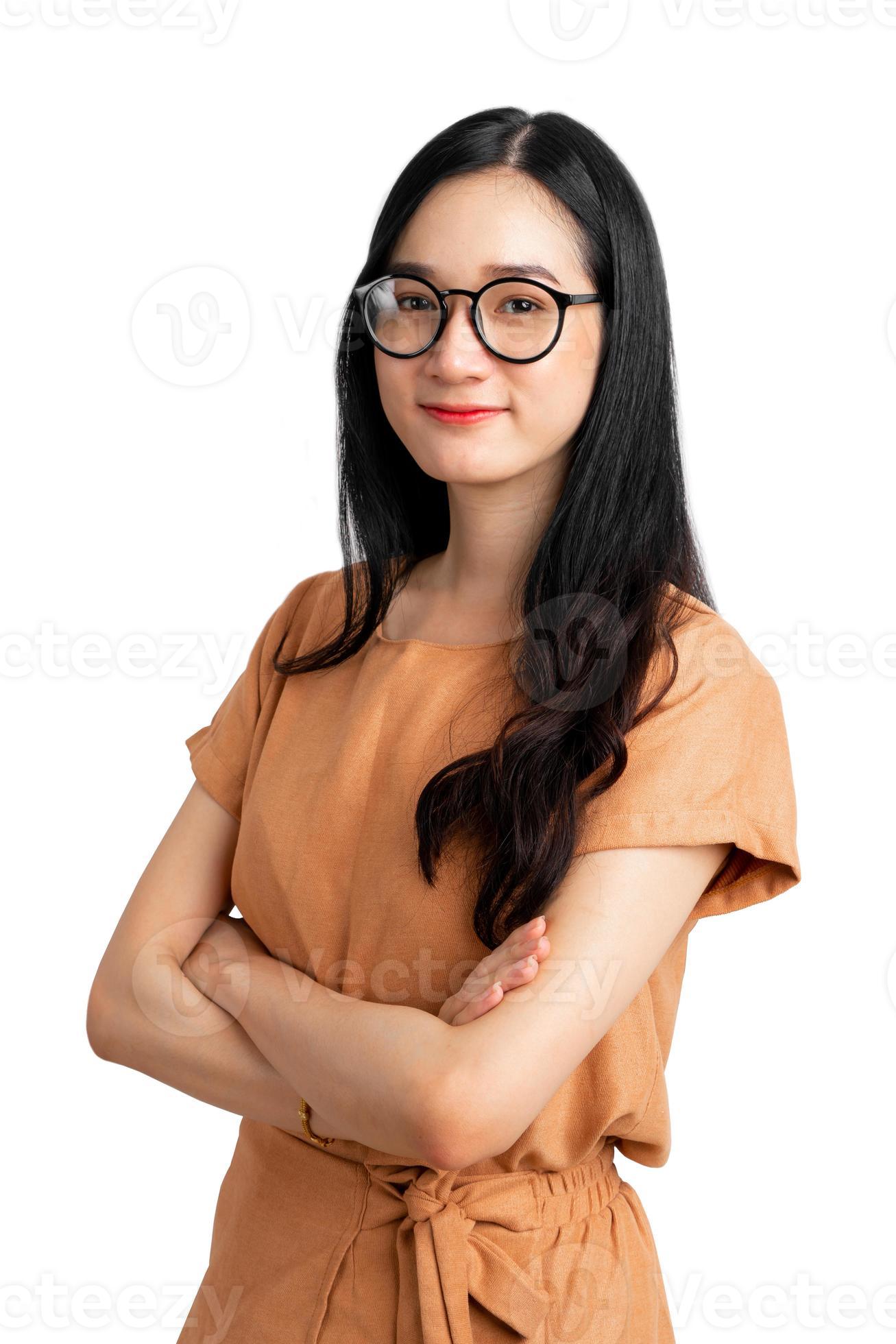 portret zakenvrouw zelfverzekerde houding dragen van een bril op geïsoleerde foto