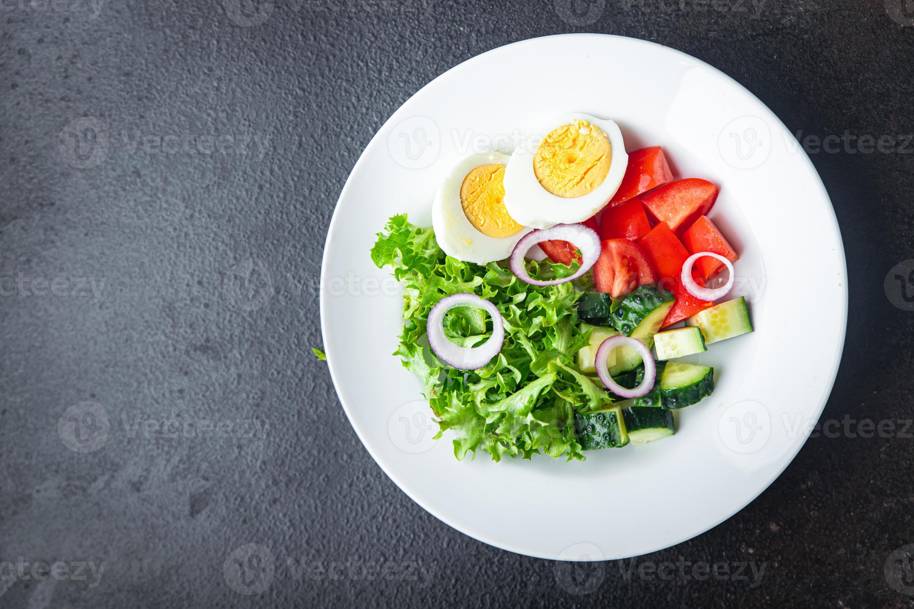 salade eieren, groente, komkommer, tomaat, sla veggie foto
