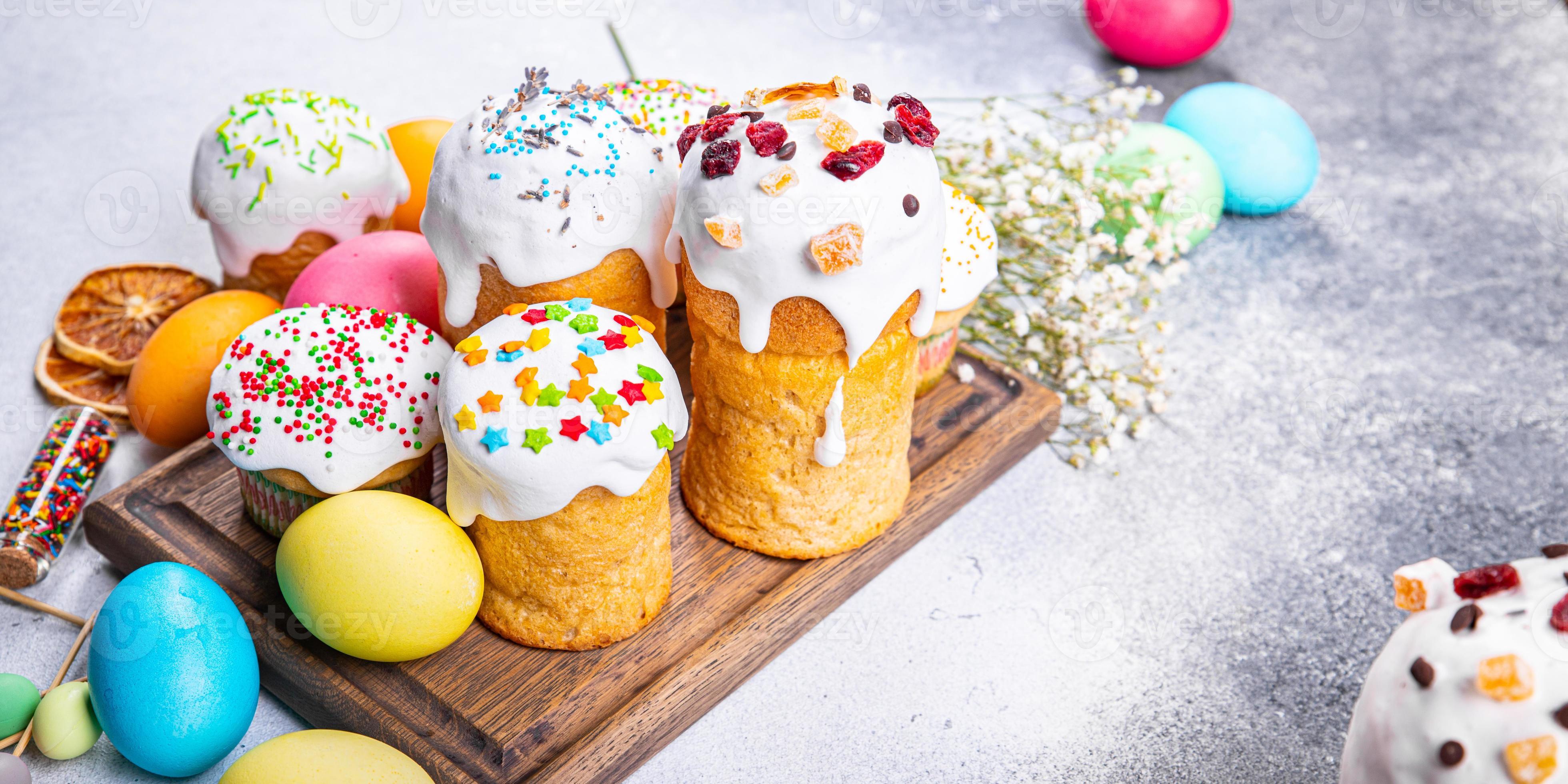 Rijke man korting Formulering pasen cake kulich zelfgemaakte bakken lente vakantie traktatie maaltijd eten  5371826 Stockfoto