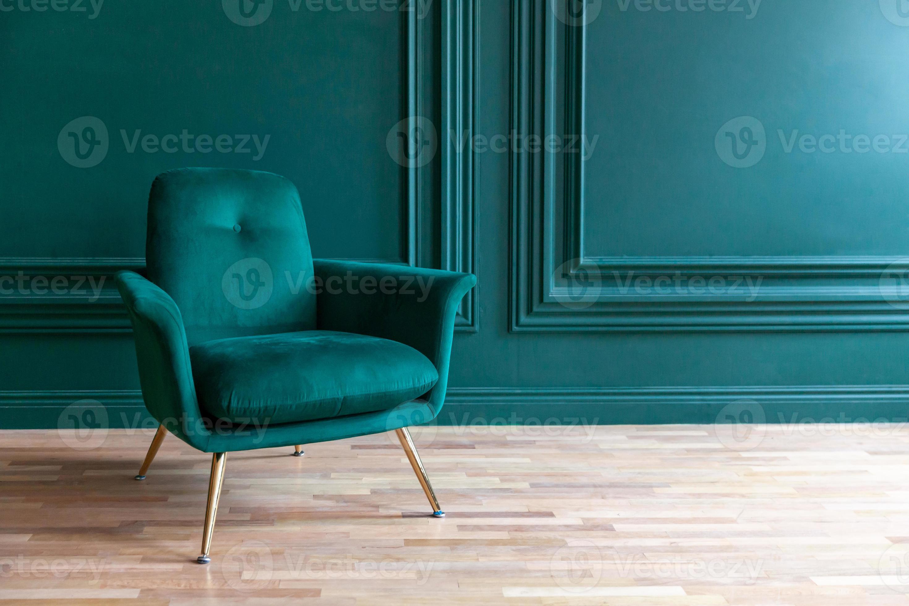 Beer rijk Onaangeroerd mooie luxe klassieke blauwgroene schone binnenkamer in klassieke stijl met  groene zachte fauteuil. uitstekende antieke blauwgroene stoel die zich  naast smaragdgroene muur bevindt. minimalistisch huisontwerp. 5426902  stockfoto bij Vecteezy