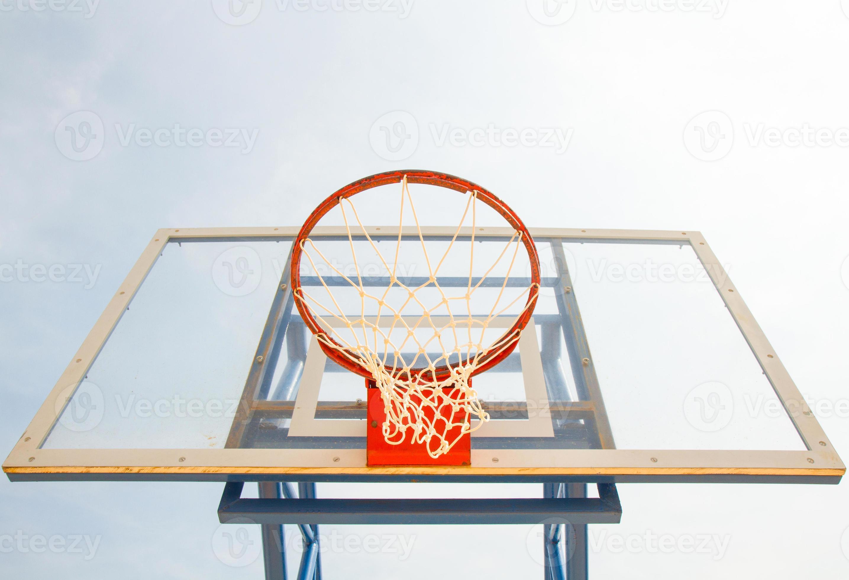 basketbalring en net foto