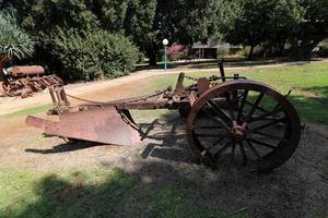 oude landbouwmachines in Israël. foto