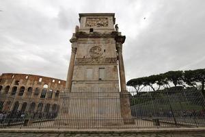 6 mei 2022 colosseum italië. het colosseum is een architectonisch monument van het oude rome. foto