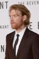 los angeles, 16 dec - domhnall gleeson in the revenant in het tcl chinese theater op 16 december 2015 in los angeles, ca foto