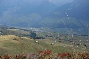 wandelen in de zwitserse alpen foto