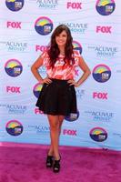 los angeles, 22 juli - rebecca black arriveert bij de teen choice awards 2012 in gibson amfitheater op 22 juli 2012 in los angeles, ca. foto