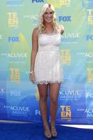 los angeles, 7 aug - bethany hamilton arriveert bij de teen choice awards 2011 in gibson amfitheater op 7 augustus 2011 in los angeles, ca. foto