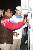 los angeles, 30 dec - ted lange, bernie kopell bij de originele love boat cast versiert prinses cruises rose parade float in een rosemont paviljoen op 30 december 2014 in pasadena, ca foto