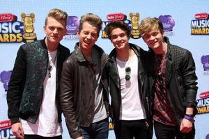 los angeles, 26 april - de vamps bij de 2014 radio disney music awards in nokia theater op 26 april 2014 in los angeles, ca foto